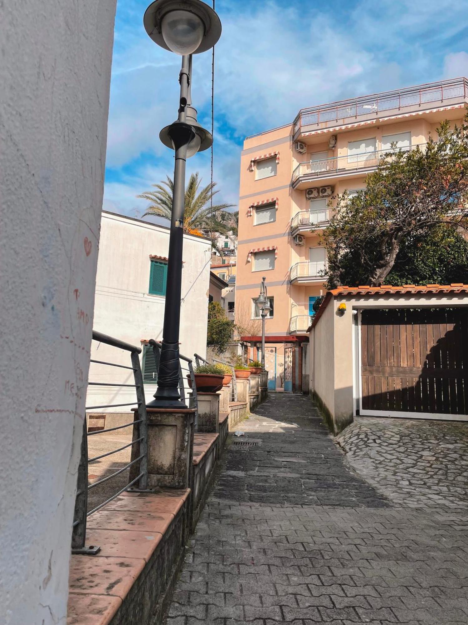 Putechella'S Apartments Maiori Buitenkant foto