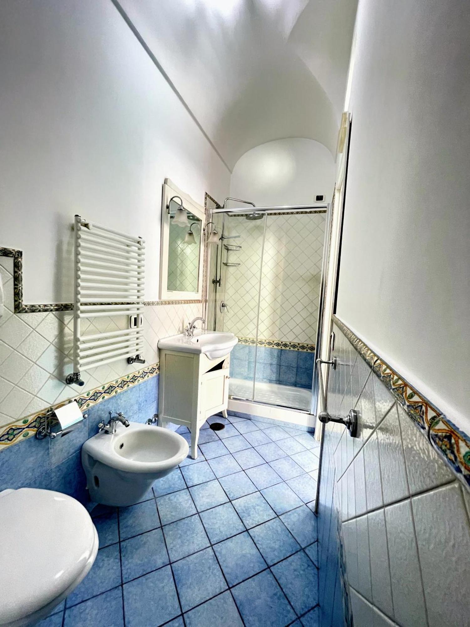 Putechella'S Apartments Maiori Buitenkant foto