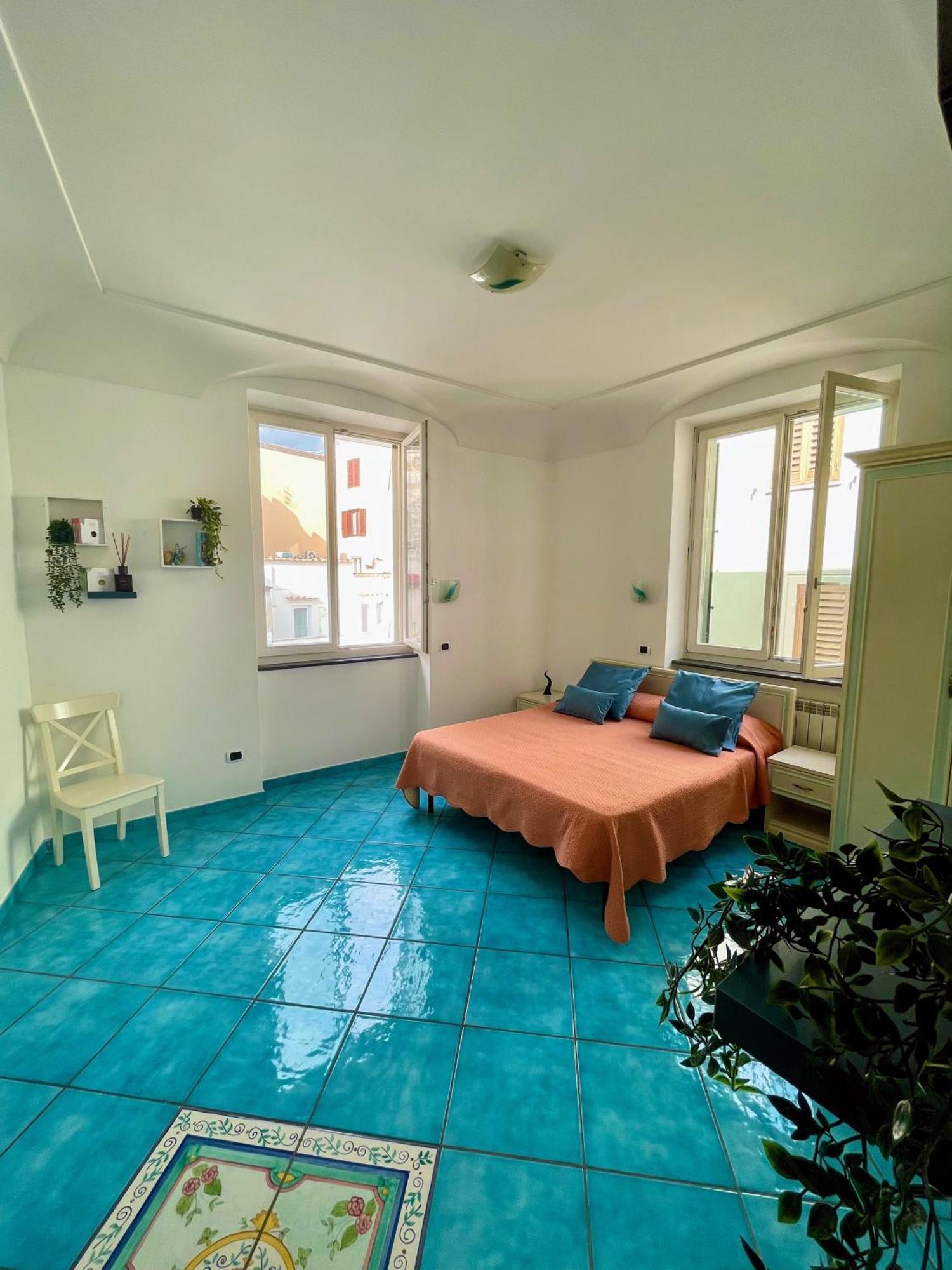 Putechella'S Apartments Maiori Buitenkant foto